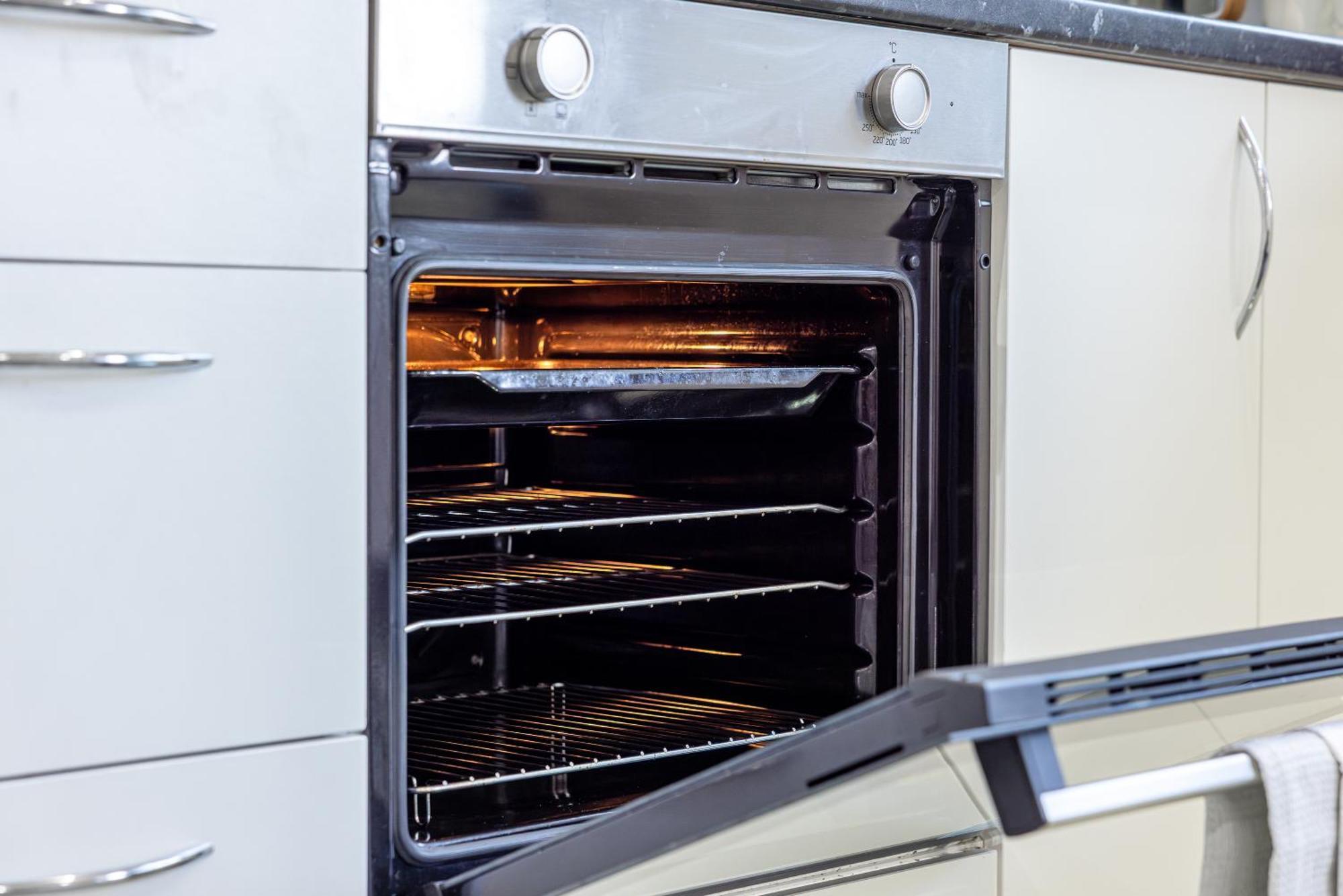 Cradley Heath Rnm - Upgraded Business Stay For Travelling Contractors, All Amenities, Private Access Entire Place, Kitchen & Washroom, Smart Tv, Easy Access, Parking Nearby מראה חיצוני תמונה