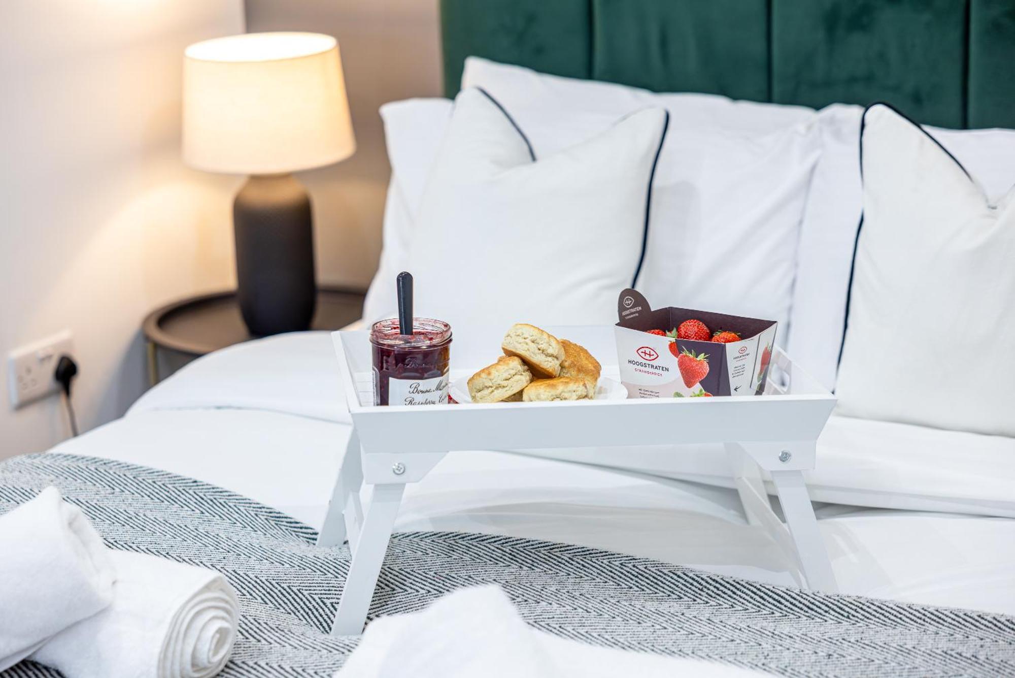 Cradley Heath Rnm - Upgraded Business Stay For Travelling Contractors, All Amenities, Private Access Entire Place, Kitchen & Washroom, Smart Tv, Easy Access, Parking Nearby מראה חיצוני תמונה